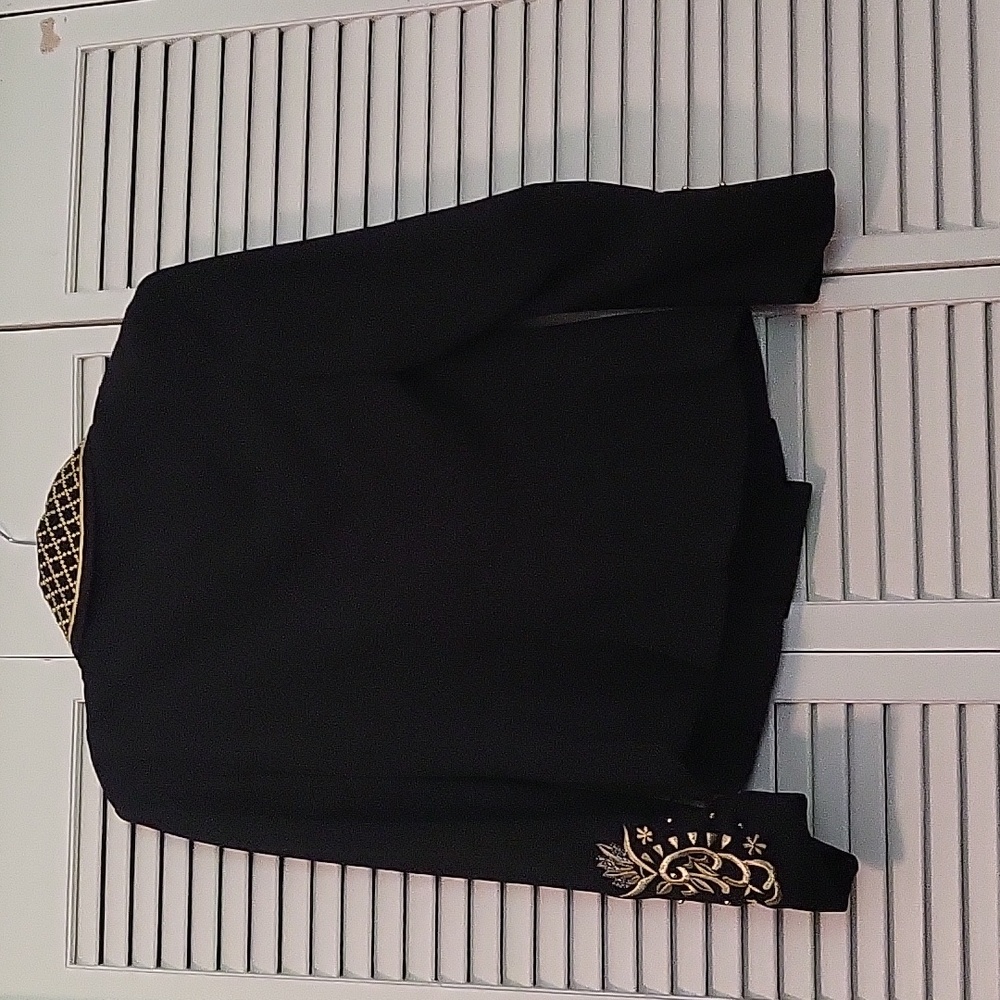 Blazer - Picture 6 of 6